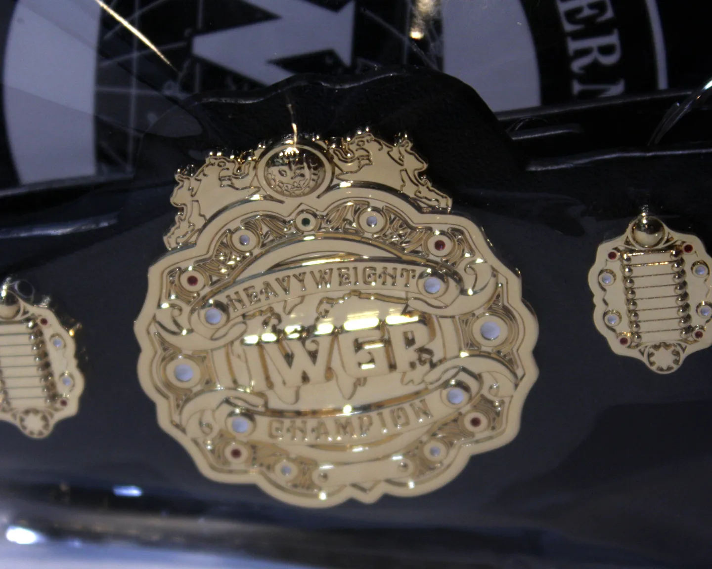 NJPW IWGP HEAVYWEIGHT BELT KEYCHAIN